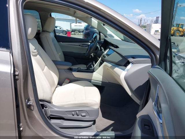 1GYKNCRS8NZ167381 Cadillac Xt5 Fwd Premium Luxury