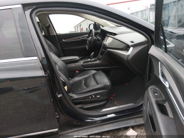 44764862 :رقم المزاد ، 1GYKNBRS4HZ106964 vin ، 2017 Cadillac Xt5 Luxury مزاد بيع