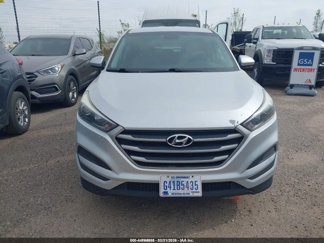 KM8J23A49JU655765 Hyundai TUCSON SE