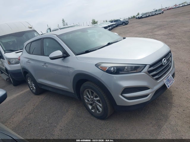 KM8J23A49JU655765 Hyundai TUCSON SE