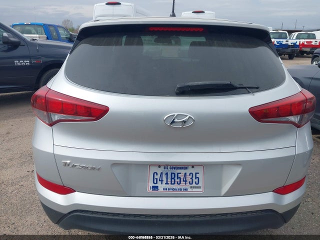KM8J23A49JU655765 Hyundai TUCSON SE