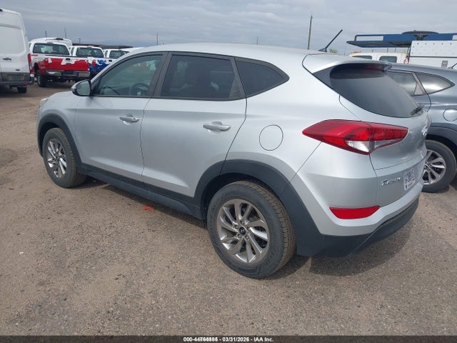 KM8J23A49JU655765 Hyundai TUCSON SE