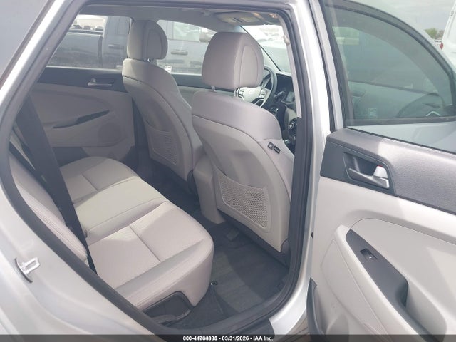 KM8J23A49JU655765 Hyundai TUCSON SE