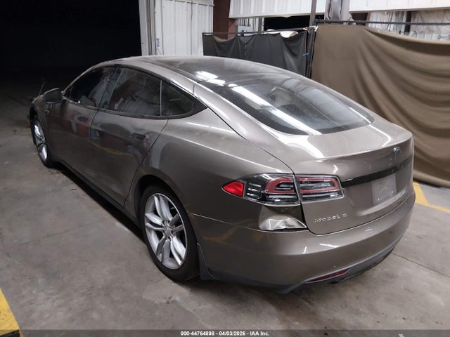 44764898 :رقم المزاد ، 5YJSA1H28FF093622 vin ، 2015 Tesla Model S مزاد بيع