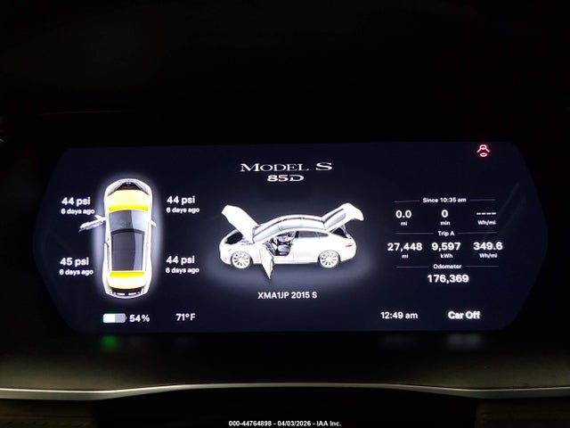 44764898 :رقم المزاد ، 5YJSA1H28FF093622 vin ، 2015 Tesla Model S مزاد بيع