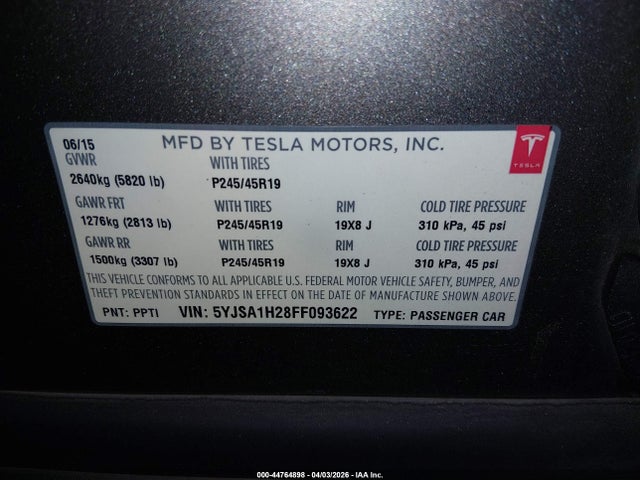 44764898 :رقم المزاد ، 5YJSA1H28FF093622 vin ، 2015 Tesla Model S مزاد بيع