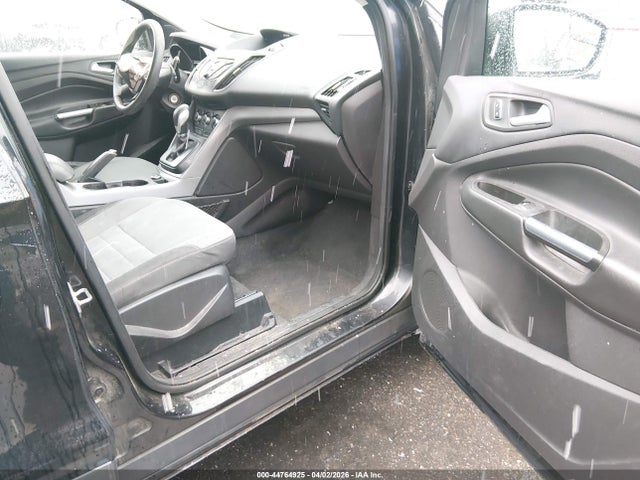 1FMCU9GX6FUA39200 Ford ESCAPE SE