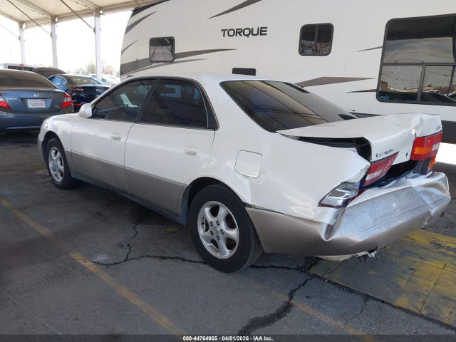 Продажа на аукционе авто 1998 Lexus Es 300, vin: JT8BF28GXW5049768, номер лота: 44764955