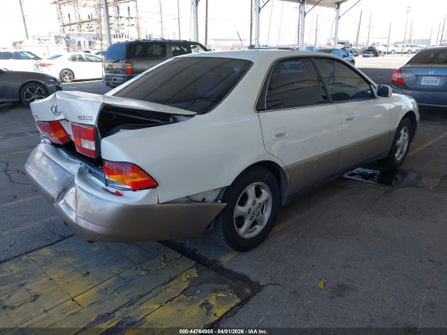 Продажа на аукционе авто 1998 Lexus Es 300, vin: JT8BF28GXW5049768, номер лота: 44764955