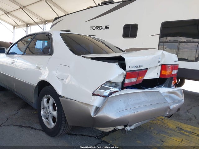 Продажа на аукционе авто 1998 Lexus Es 300, vin: JT8BF28GXW5049768, номер лота: 44764955