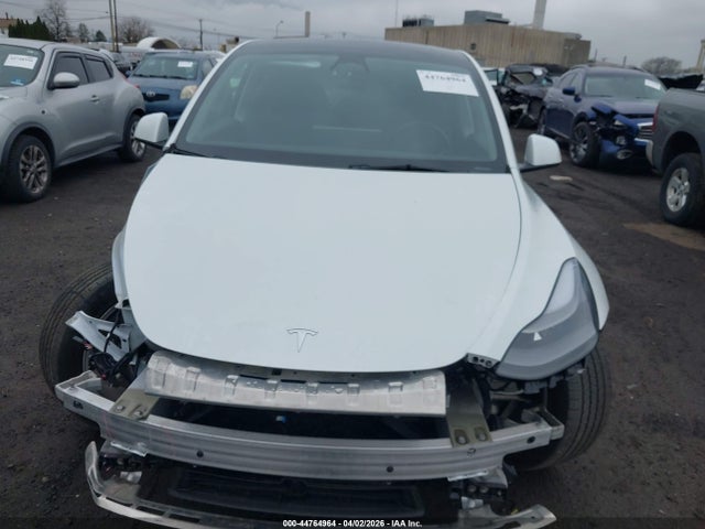 44764964 :رقم المزاد ، 7SAYGAEE8PF689194 vin ، 2023 Tesla Model Y مزاد بيع