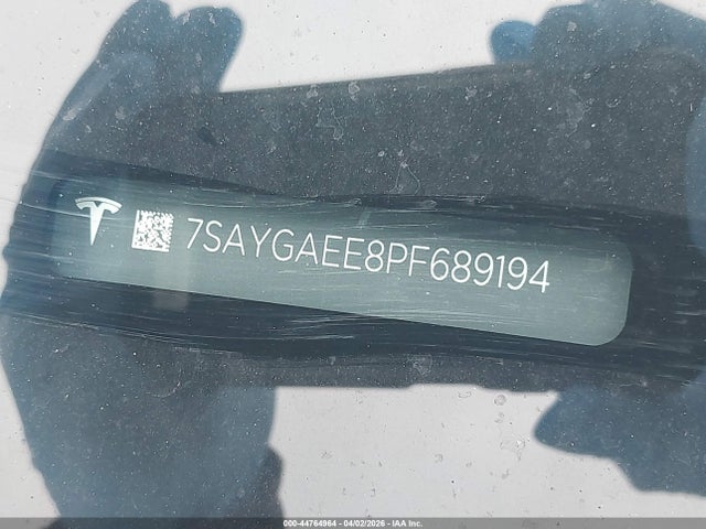 44764964 :رقم المزاد ، 7SAYGAEE8PF689194 vin ، 2023 Tesla Model Y مزاد بيع