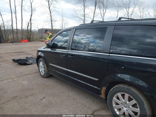 44764987 :رقم المزاد ، 2C4RC1BG2DR706882 vin ، 2013 Chrysler Town & Country Touring مزاد بيع