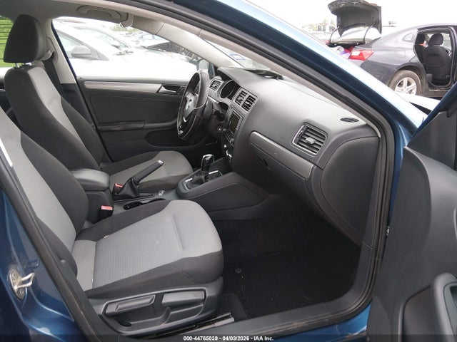 44765039 :رقم المزاد ، 3VW2B7AJ4HM307986 vin ، 2017 Volkswagen Jetta 1.4t S مزاد بيع