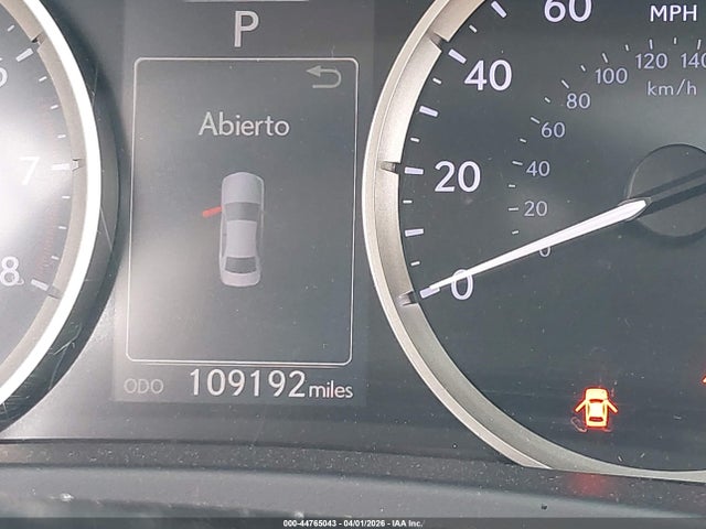 44765043 :رقم المزاد ، JTHCF1D23F5021044 vin ، 2015 Lexus Is 250 مزاد بيع