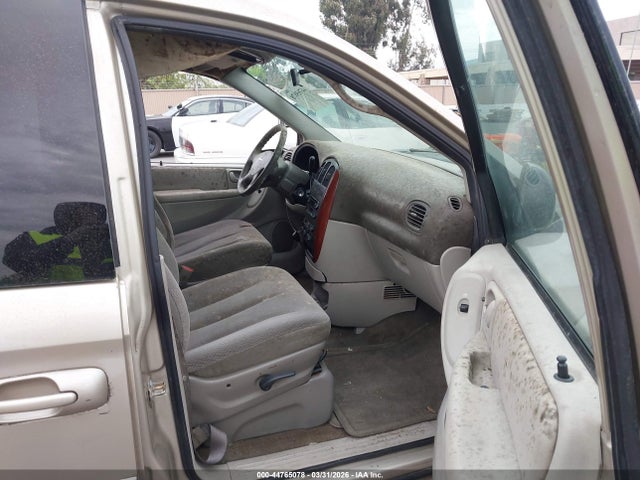 2005 CHRYSLER TOWN & COUNTRY 2C4GP44R15R398312 Photo 4