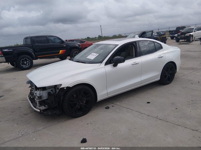 7JRL12TMXRG299958 Volvo S60 B5 Ultimate Dark Theme