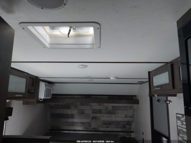 44765124 :رقم المزاد ، 4YDT17B10MH933975 vin ، 2021 Coleman Other مزاد بيع