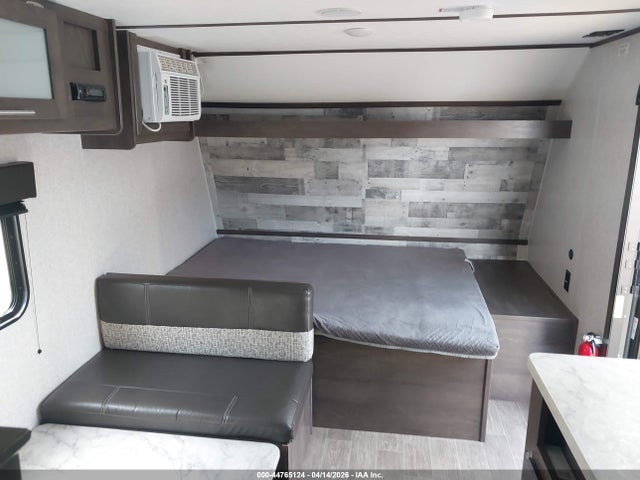 44765124 :رقم المزاد ، 4YDT17B10MH933975 vin ، 2021 Coleman Other مزاد بيع