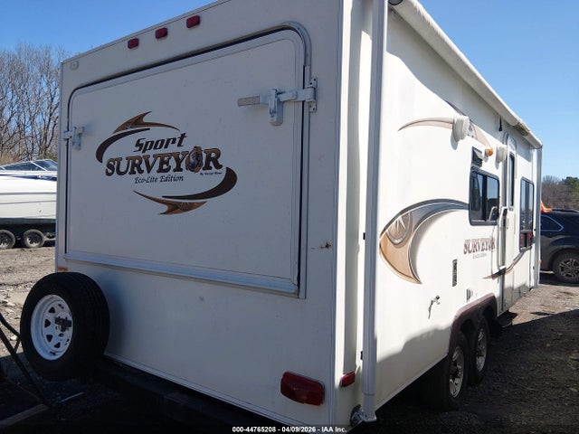 44765208 :رقم المزاد ، 4X4TSVX29BL017421 vin ، 2011 Forest River Sport Surveyor مزاد بيع