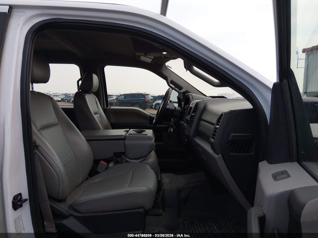 Ford F-350 Chassis Xl 2018 1FD8W3F69JEC69659 Image 5