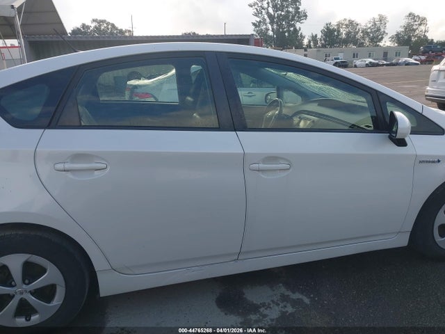 Toyota Prius Four 2014 JTDKN3DU2E0357471 Image 14