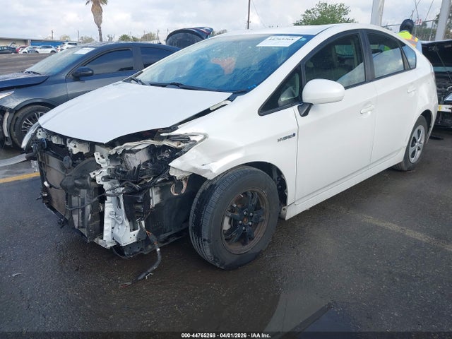 Toyota Prius Four 2014 JTDKN3DU2E0357471 Image 2