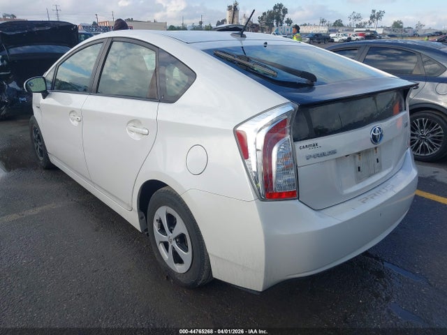 Toyota Prius Four 2014 JTDKN3DU2E0357471 Image 3