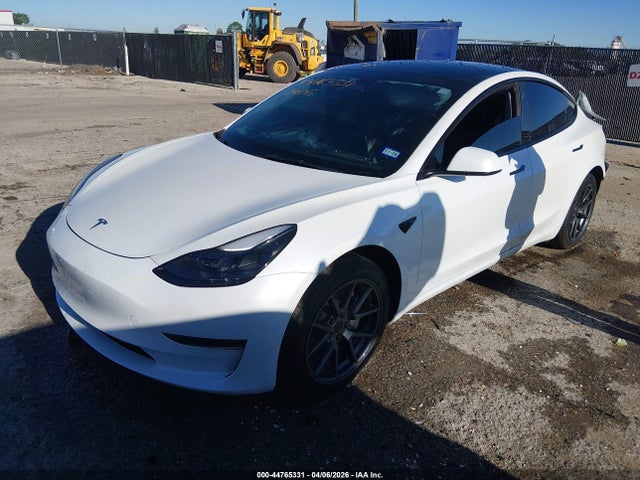 Tesla Model 3 Rear-wheel Drive 2023 5YJ3E1EAXPF409396 Image 2