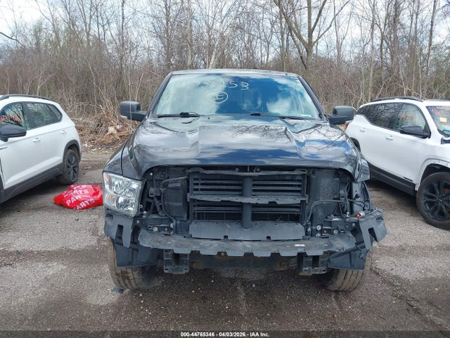 44765346 :رقم المزاد ، 1C6RR7GG2JS311418 vin ، 2018 Ram 1500 مزاد بيع