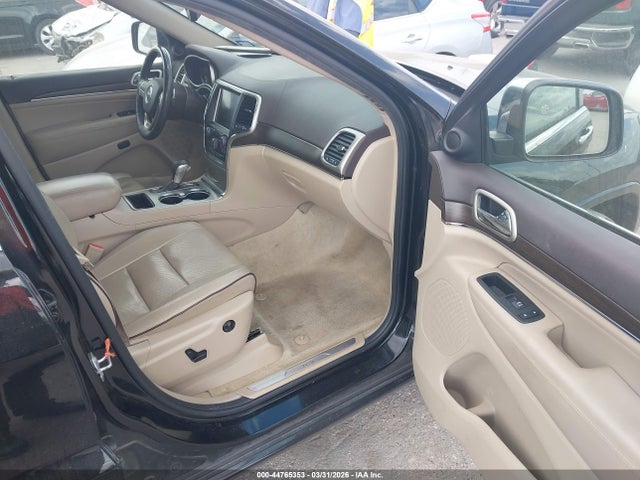 2017 JEEP GRAND CHEROKEE 1C4RJECG6HC845942 Photo 4