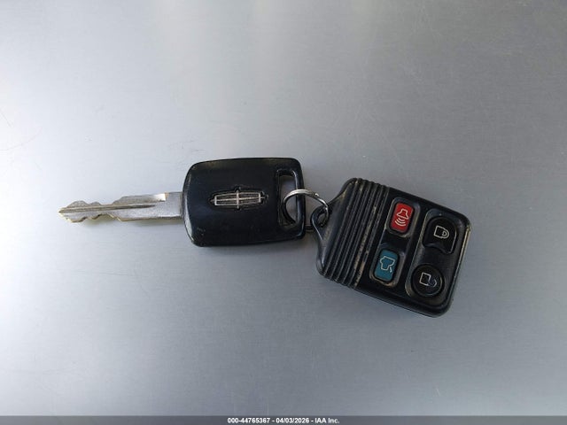 Aukcja sprzedaży 2003 Lincoln Town Car Executive L, vin: 1LNHM84WX3Y643980, numer aukcji: 44765367