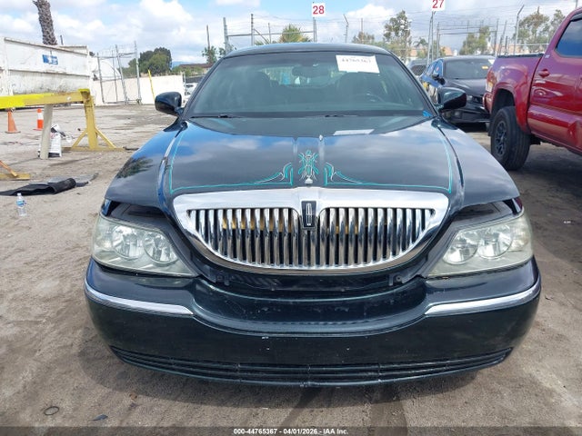 Aukcja sprzedaży 2003 Lincoln Town Car Executive L, vin: 1LNHM84WX3Y643980, numer aukcji: 44765367