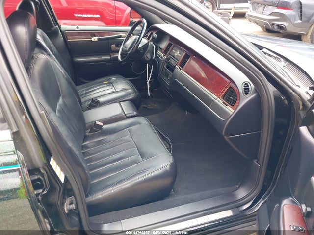 Aukcja sprzedaży 2003 Lincoln Town Car Executive L, vin: 1LNHM84WX3Y643980, numer aukcji: 44765367