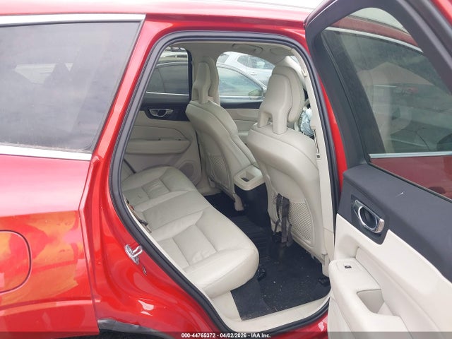 2019 Volvo Xc60 T5 Momentum მანქანა იყიდება აუქციონზე, vin: LYV102DK5KB176334, აუქციონის ნომერი: 44765372