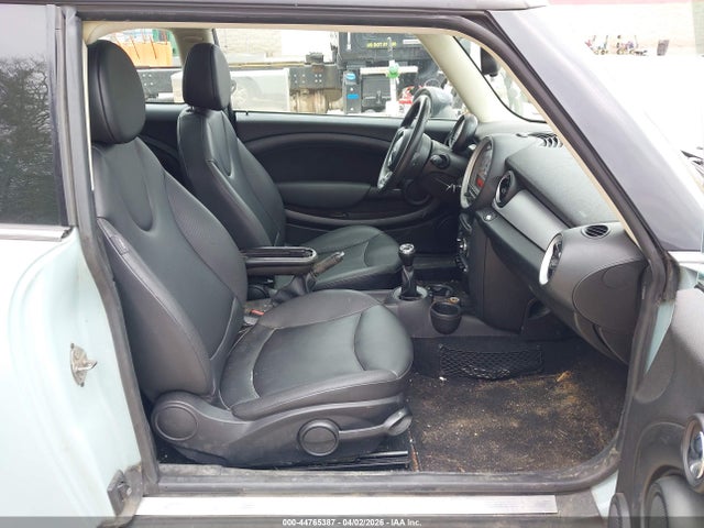 2014 MINI CLUBMAN WMWZF3C50ET571411 Photo 4