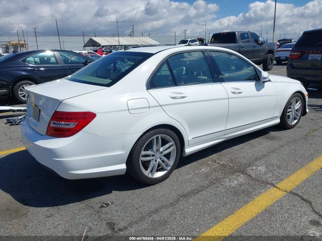 Aukcja sprzedaży 2014 Mercedes-benz C 250 Sport, vin: WDDGF4HB8ER313557, numer aukcji: 44765456