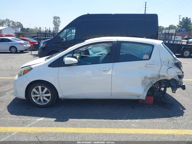 VNKKTUD39FA017109 Toyota YARIS LE