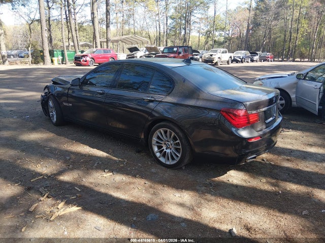 2013 BMW 740I WBAYA6C54DD143376 Photo 2