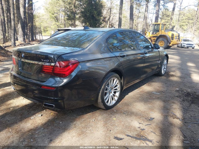 2013 BMW 740I WBAYA6C54DD143376 Photo 3