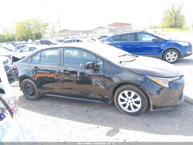 44765642 :رقم المزاد ، 5YFEPMAE7NP335255 vin ، 2022 Toyota Corolla Le مزاد بيع