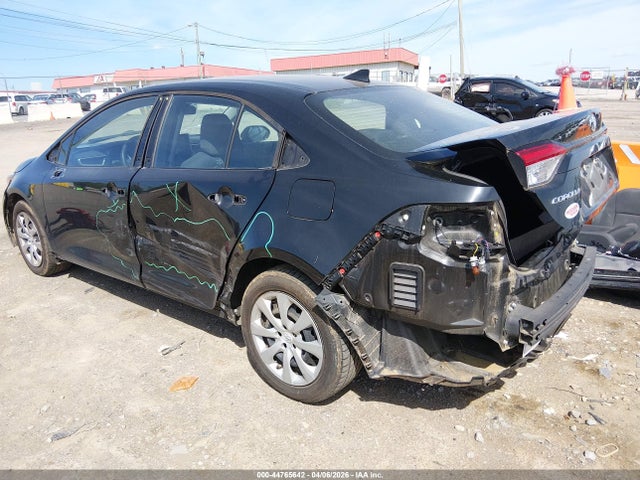 44765642 :رقم المزاد ، 5YFEPMAE7NP335255 vin ، 2022 Toyota Corolla Le مزاد بيع