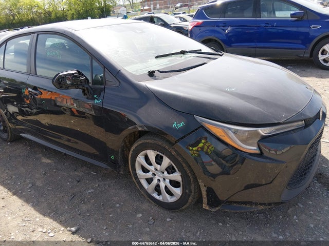 44765642 :رقم المزاد ، 5YFEPMAE7NP335255 vin ، 2022 Toyota Corolla Le مزاد بيع