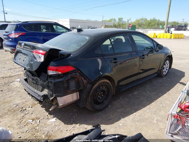 44765642 :رقم المزاد ، 5YFEPMAE7NP335255 vin ، 2022 Toyota Corolla Le مزاد بيع