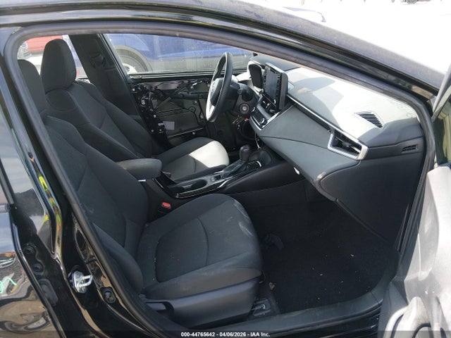 44765642 :رقم المزاد ، 5YFEPMAE7NP335255 vin ، 2022 Toyota Corolla Le مزاد بيع