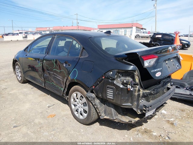 44765642 :رقم المزاد ، 5YFEPMAE7NP335255 vin ، 2022 Toyota Corolla Le مزاد بيع