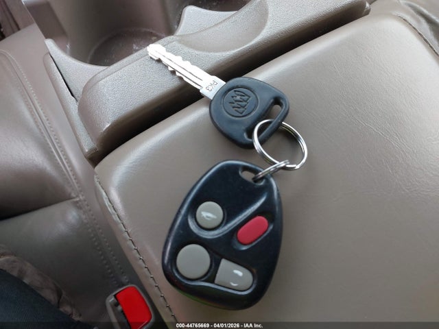 44765669 :رقم المزاد ، 1G4HR54K6YU309005 vin ، 2000 Buick Lesabre Limited مزاد بيع