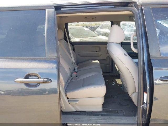 KNDMB5C11G6112908 KIA SEDONA LX