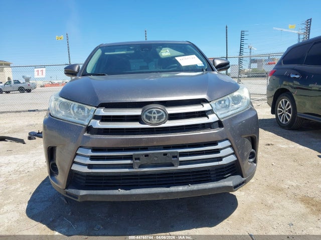 Toyota Highlander Le 2019 5TDZARFH6KS044851 Image 13