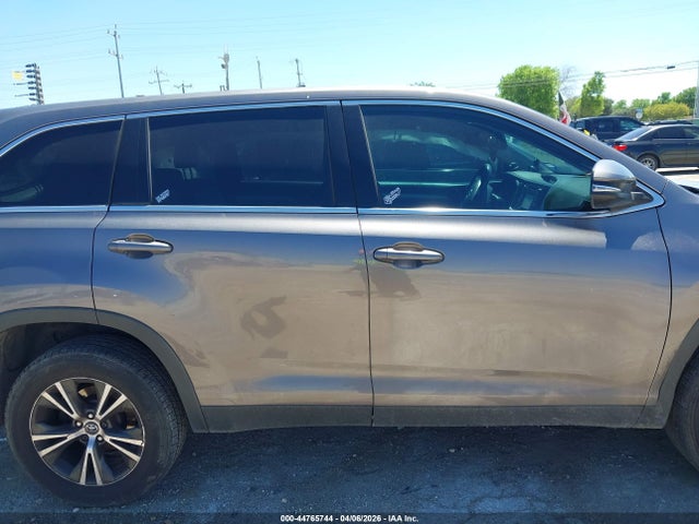 Toyota Highlander Le 2019 5TDZARFH6KS044851 Image 14